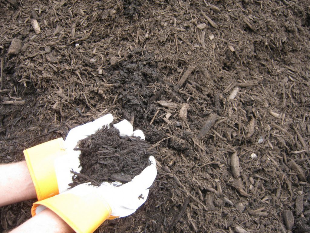 Premium Hardwood Mulch Ridgewood Soils